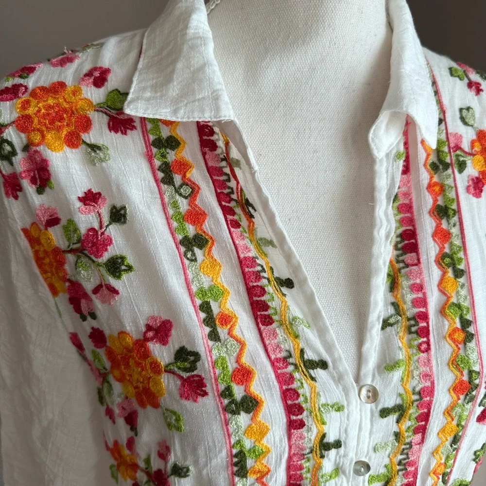 Embroidered Floral Blouse - Picture 2 of 12